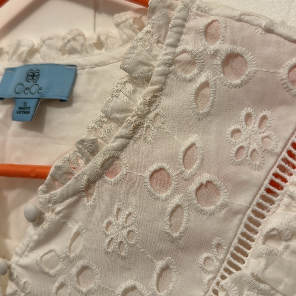 100% cotton lined eyelet button blouse - Picture 4 of 9
